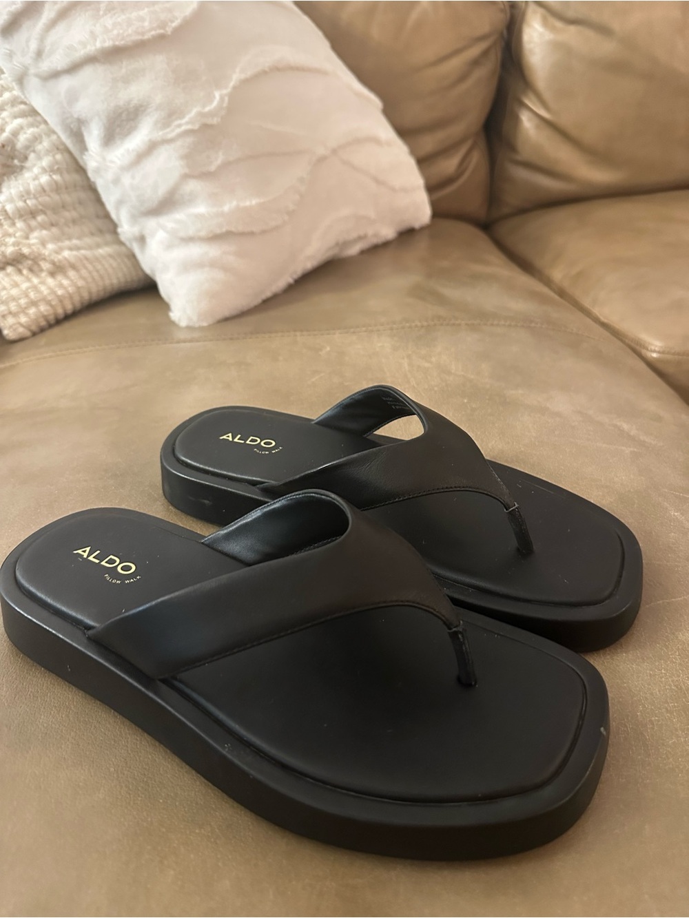 Aldo Black Platform Thong Sandals - Picture 2 of 2